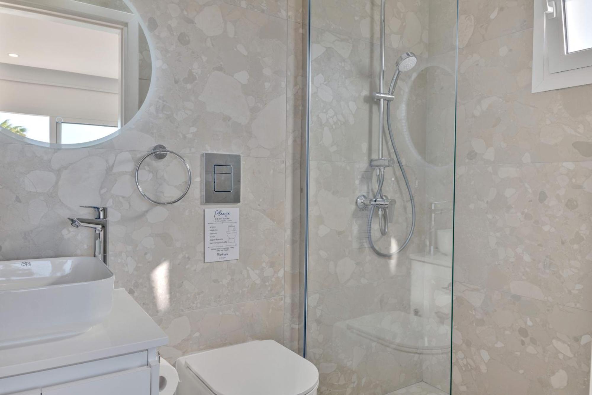 파포스 Phaedrus Living: Seaview Luxury Flat Limnaria 150 아파트 외부 사진