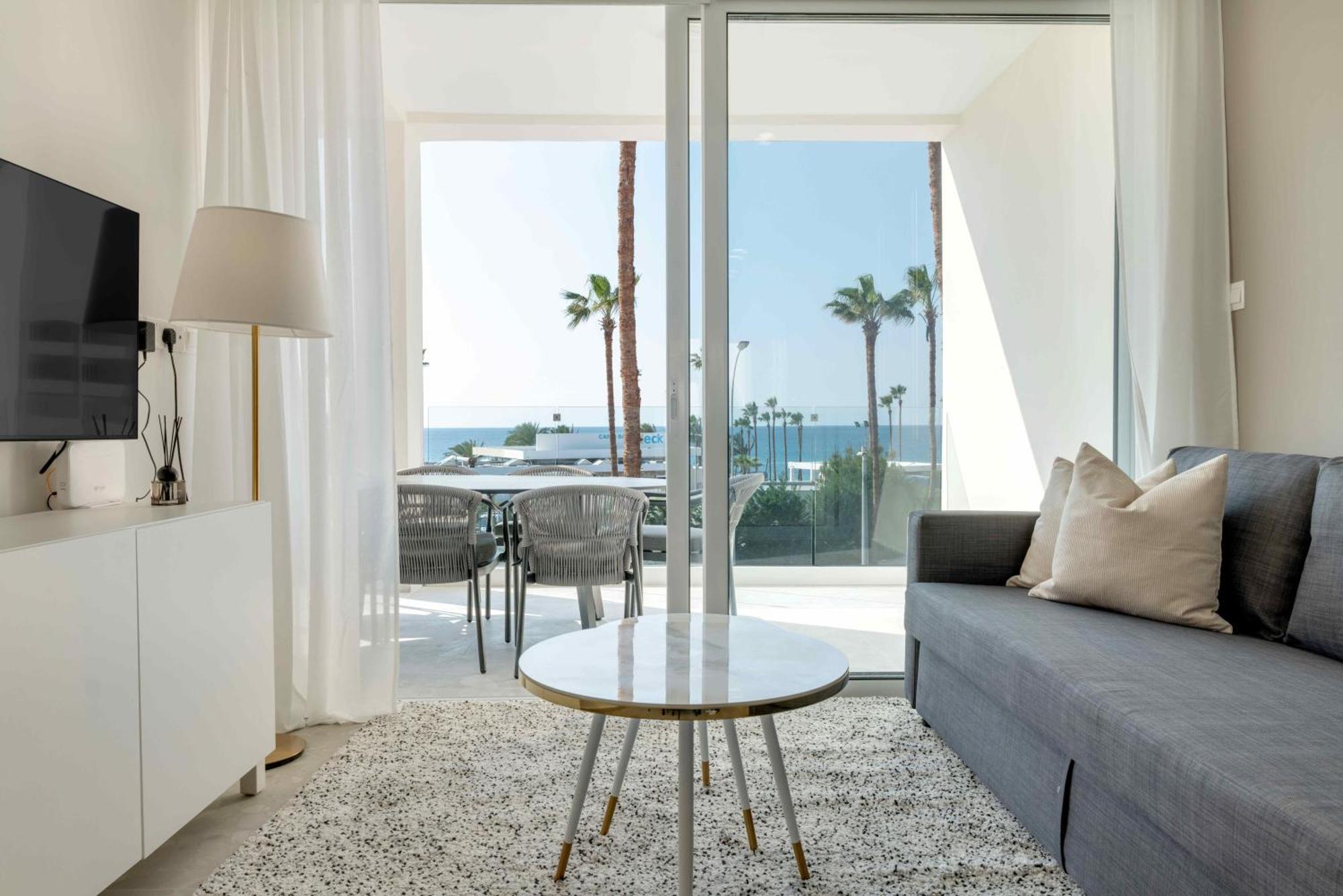 파포스 Phaedrus Living: Seaview Luxury Flat Limnaria 150 아파트 외부 사진